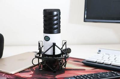 多種音效讓你化身麥霸 森然黑炮體驗(yàn)網(wǎng)絡(luò)電臺的魅力